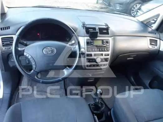 2004 Toyota Avensis