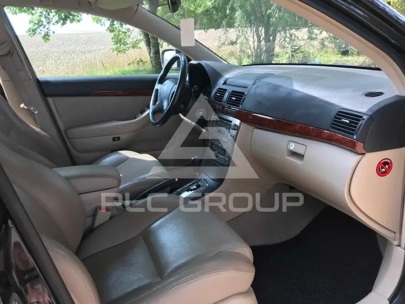 2004 Toyota Avensis