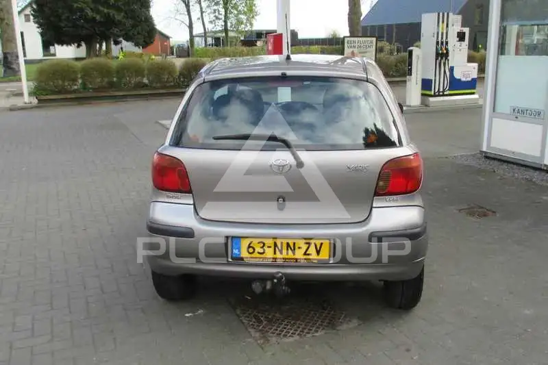 2004 Toyota YARIS
