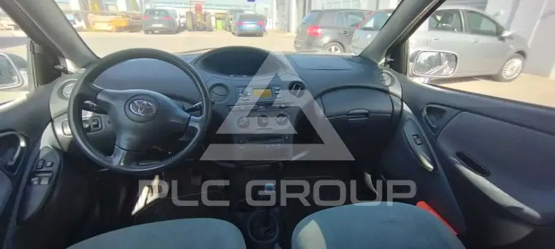2004 Toyota YARIS