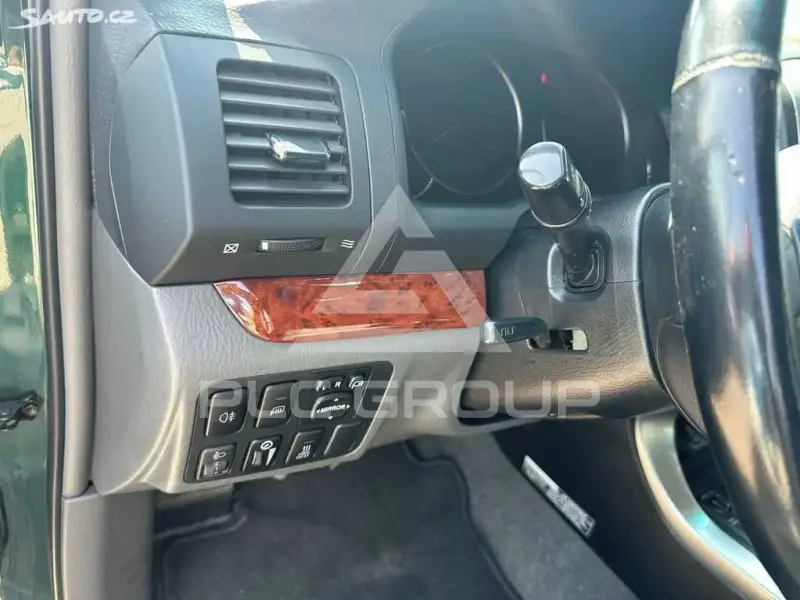 2004 Toyota LAND CRUISER