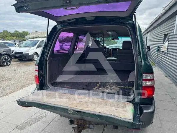 2004 Toyota LAND CRUISER