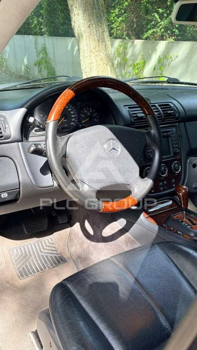2004 Mercedes Benz ML-Class