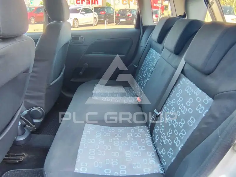 2004 Ford FIESTA