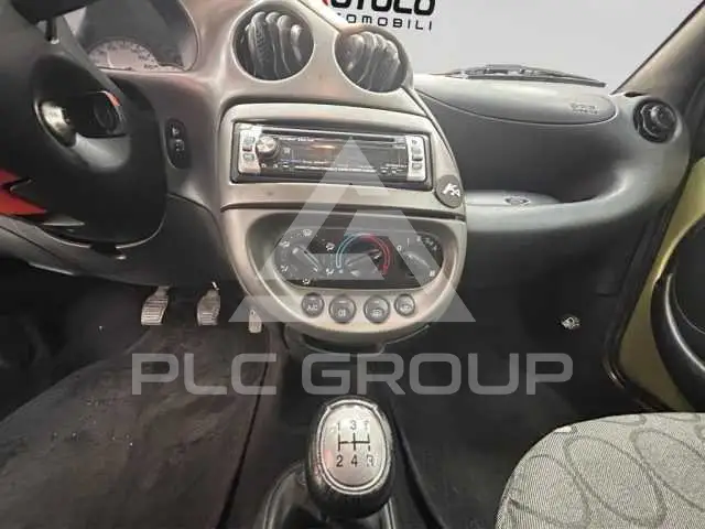 2004 Ford KA