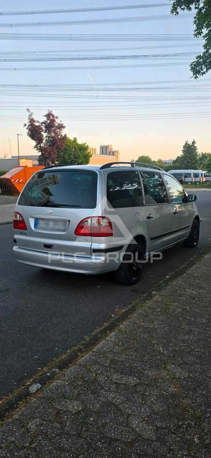 2004 Ford GALAXY