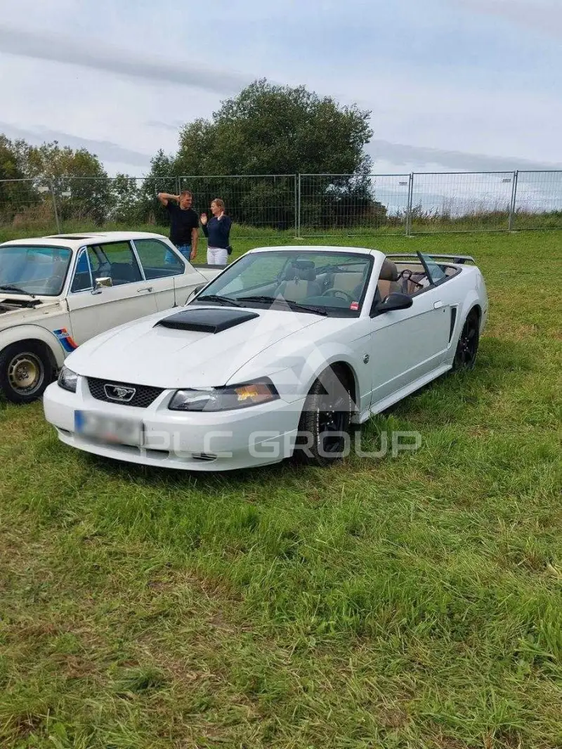 2004 Ford MUSTANG
