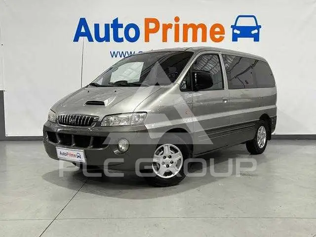 2004 Hyundai H-1