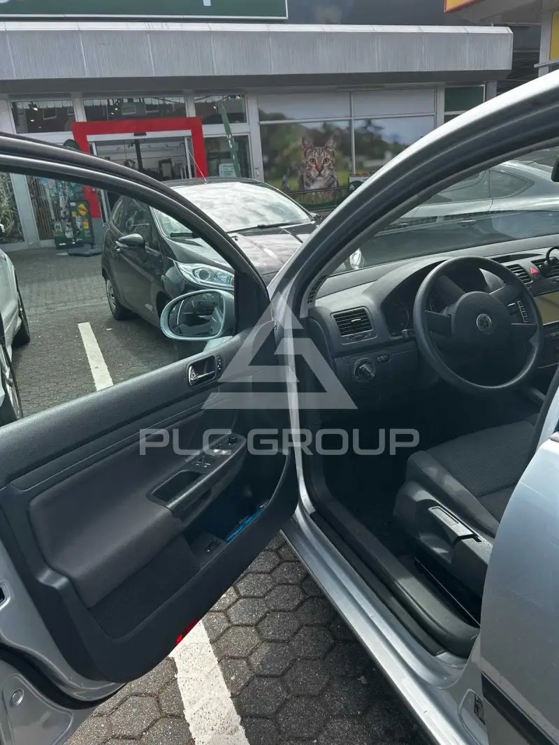 2004 Volkswagen GOLF