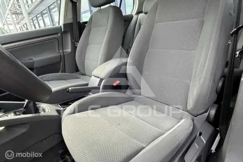 2004 Volkswagen GOLF