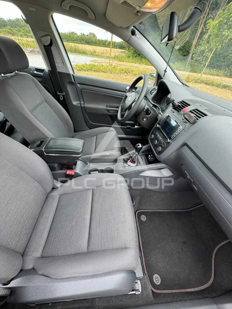 2004 Volkswagen GOLF