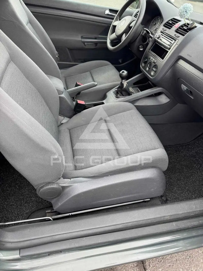 2004 Volkswagen GOLF