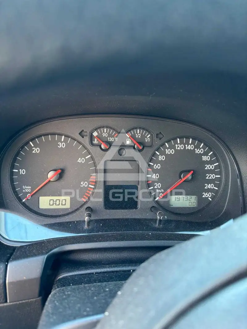2004 Volkswagen GOLF