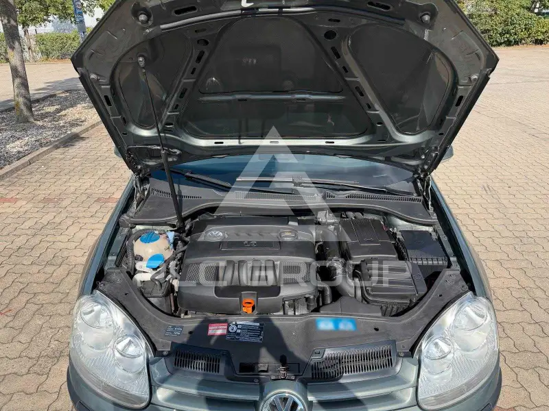 2004 Volkswagen GOLF
