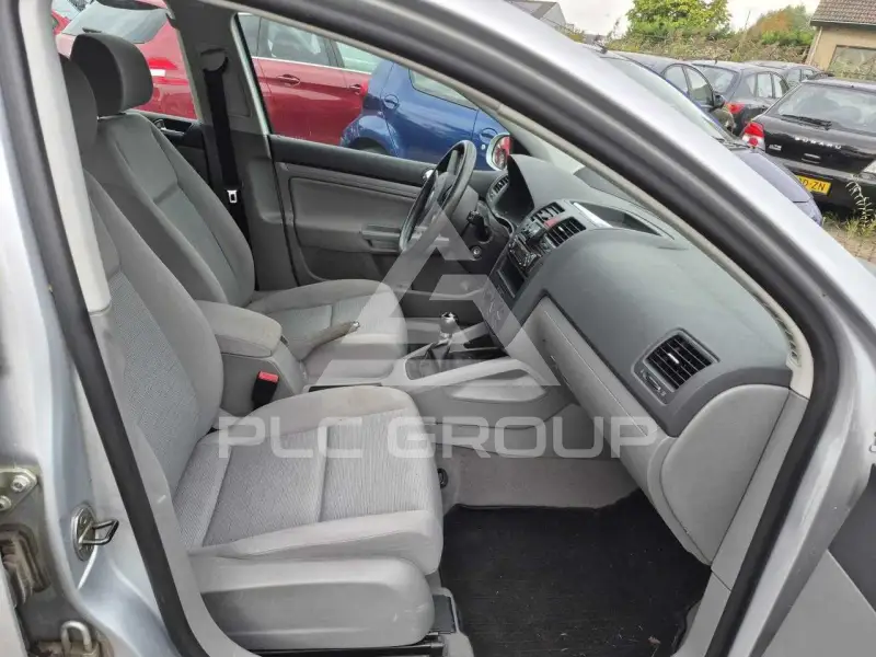 2004 Volkswagen GOLF