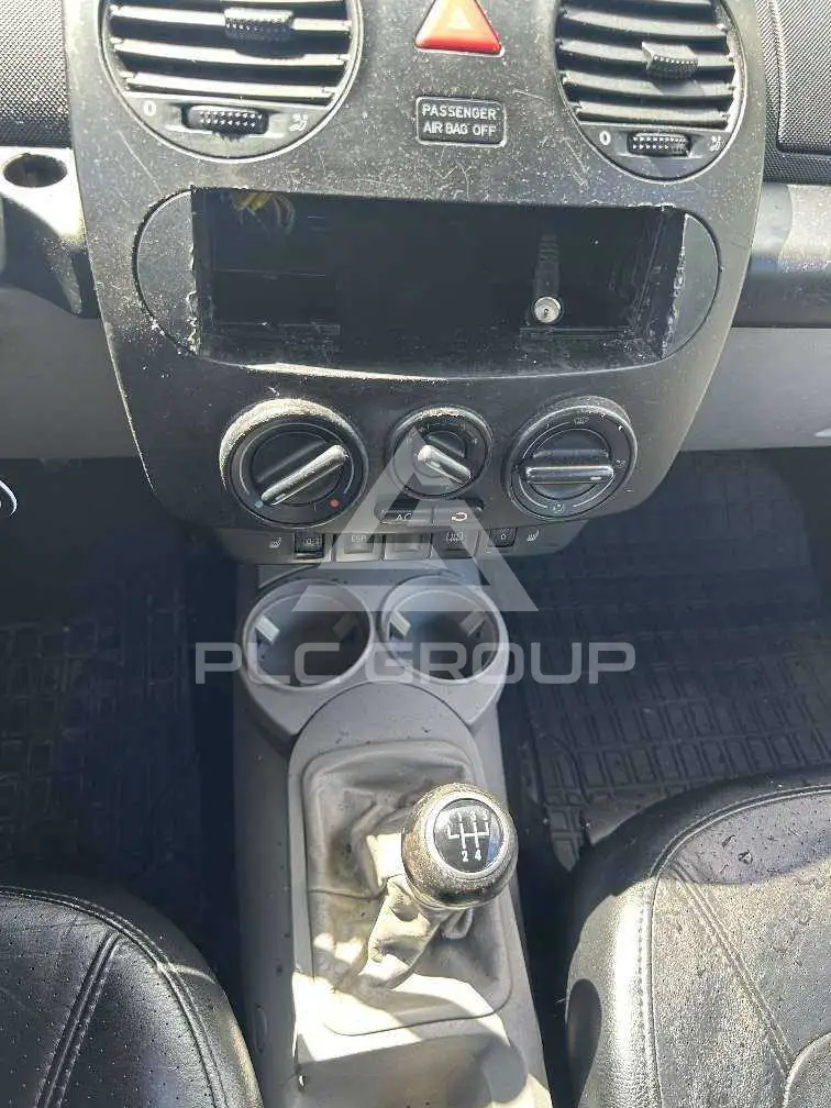 2004 Volkswagen BEETLE