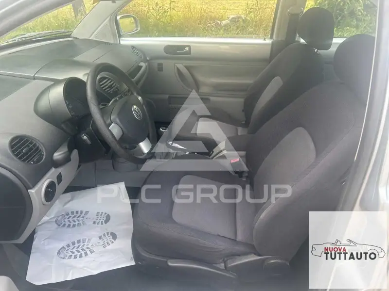 2004 Volkswagen BEETLE