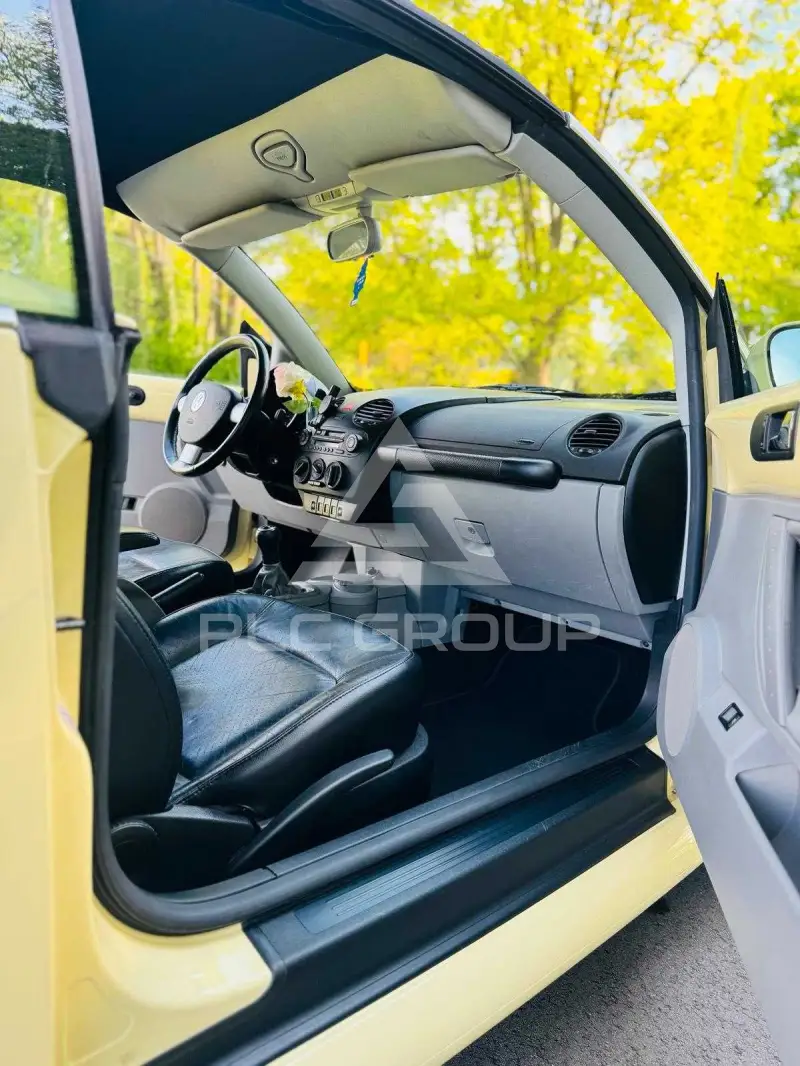 2004 Volkswagen BEETLE