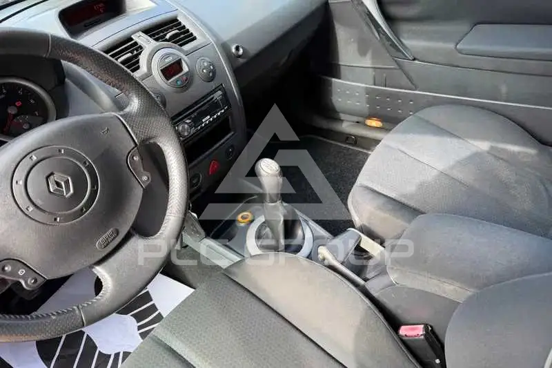 2004 Renault Megane