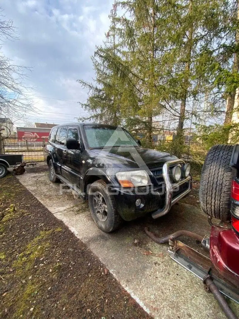 2005 Mitsubishi PAJARO