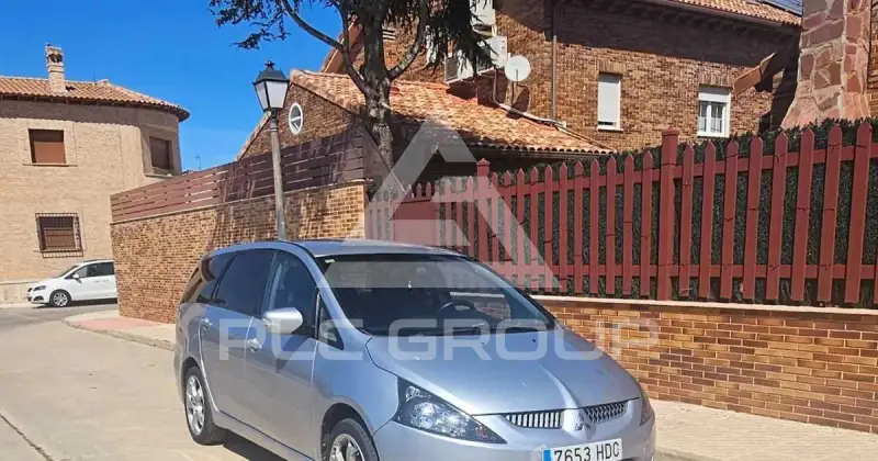 2005 Mitsubishi Grandis