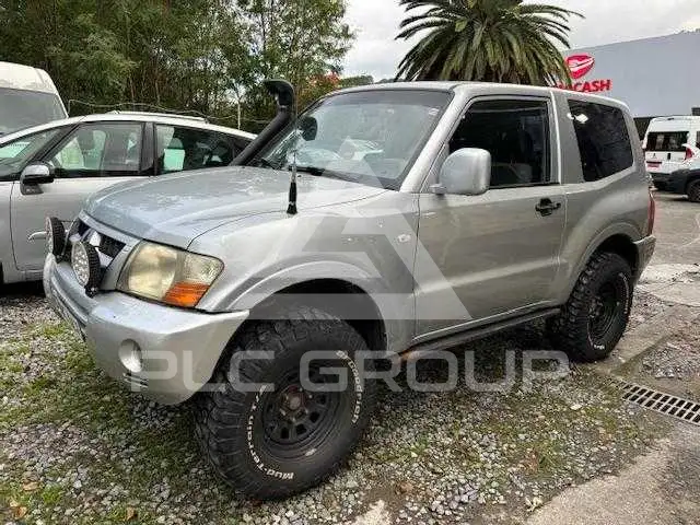 2005 Mitsubishi MONTERO