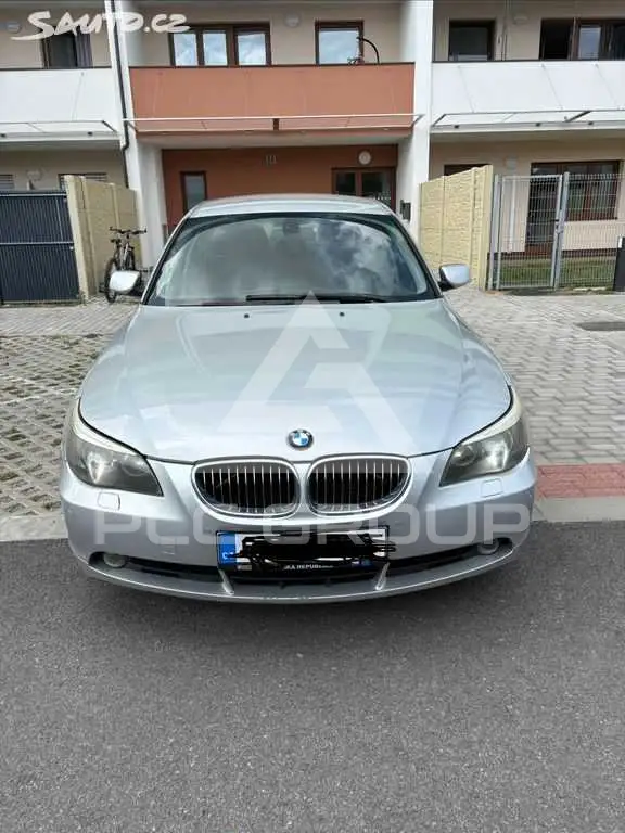 2005 BMW 523