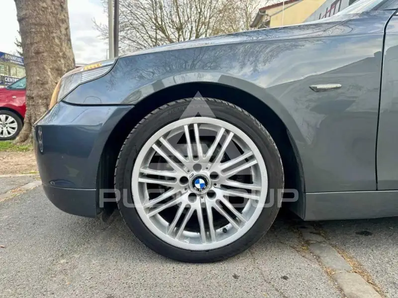 2005 BMW 523