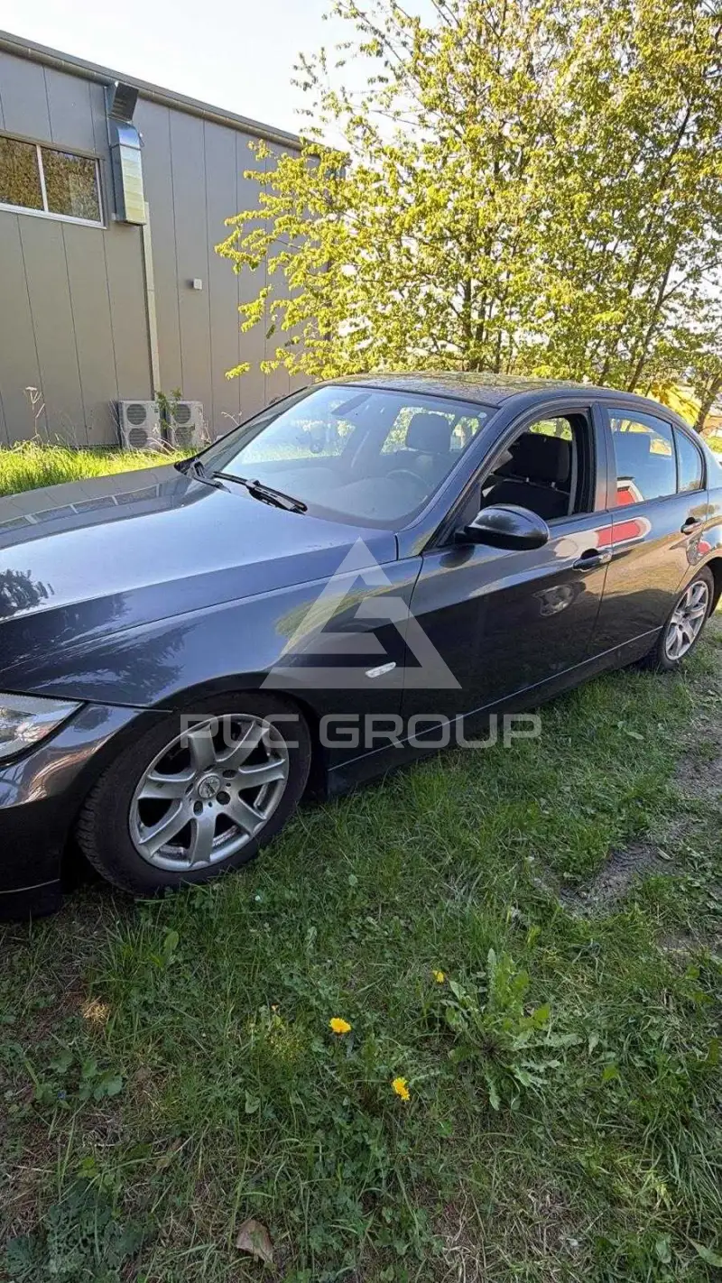 2005 BMW 330