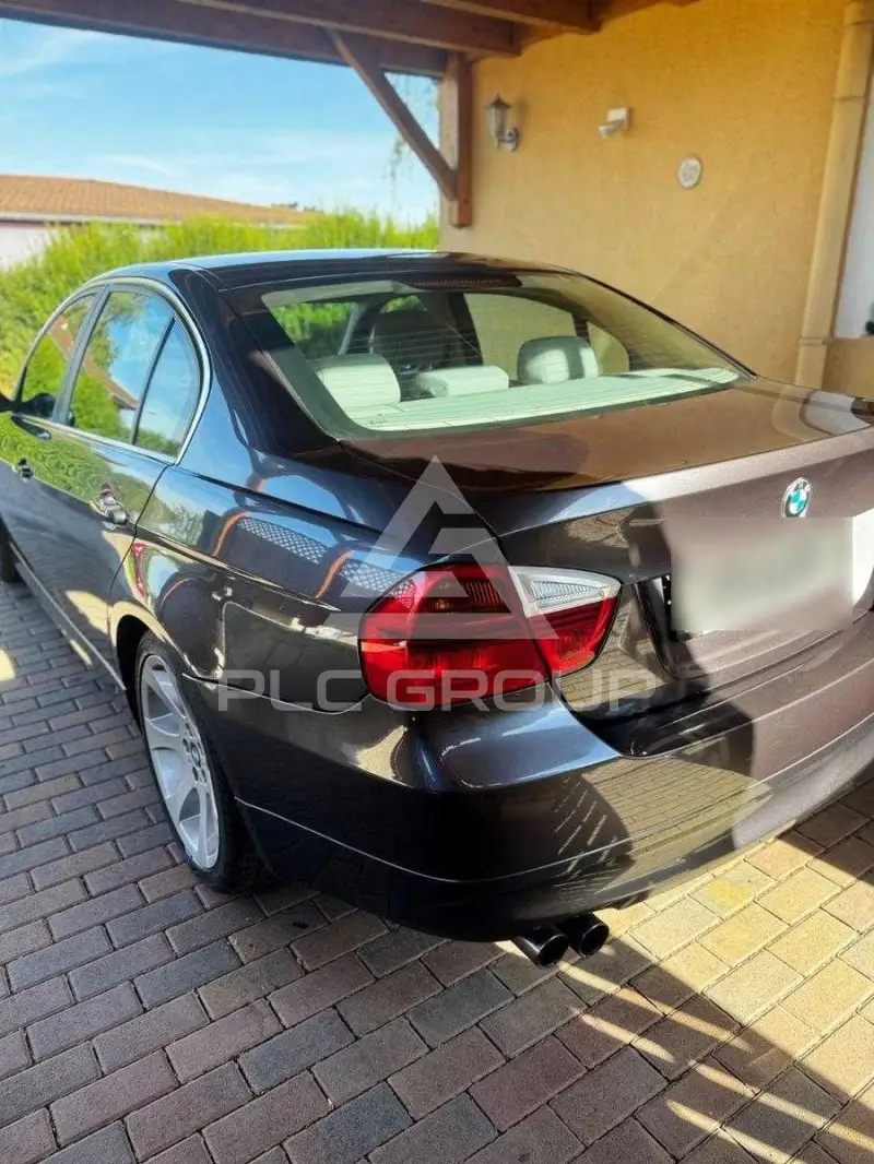 2005 BMW 330