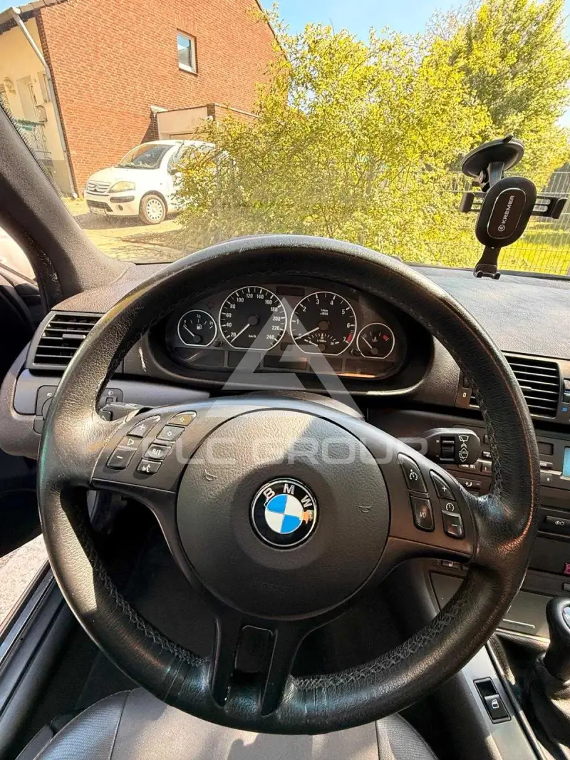 2005 BMW 330