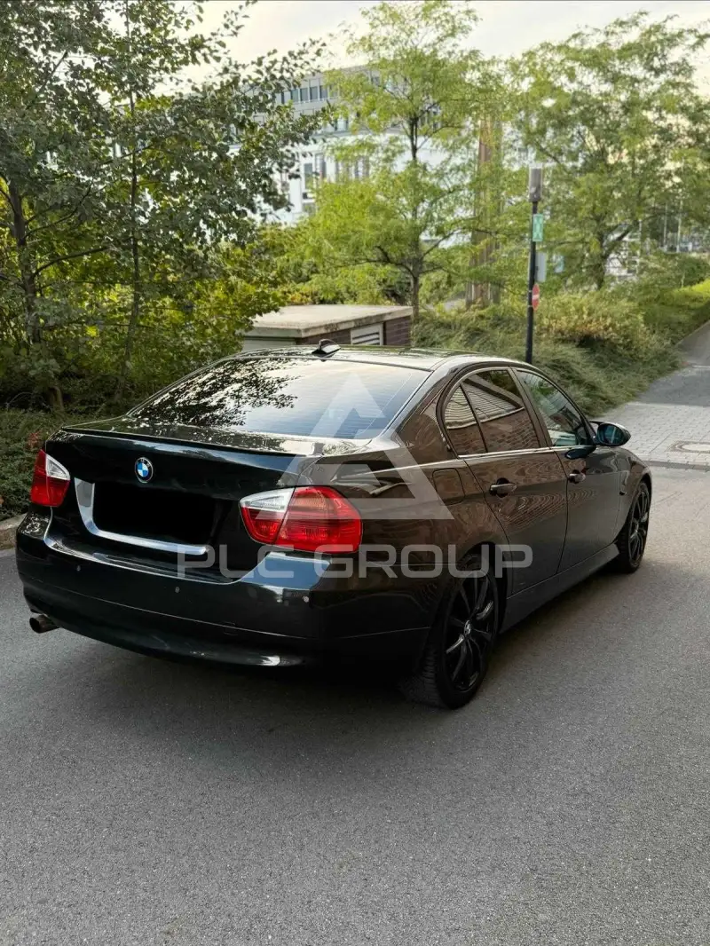 2005 BMW 330