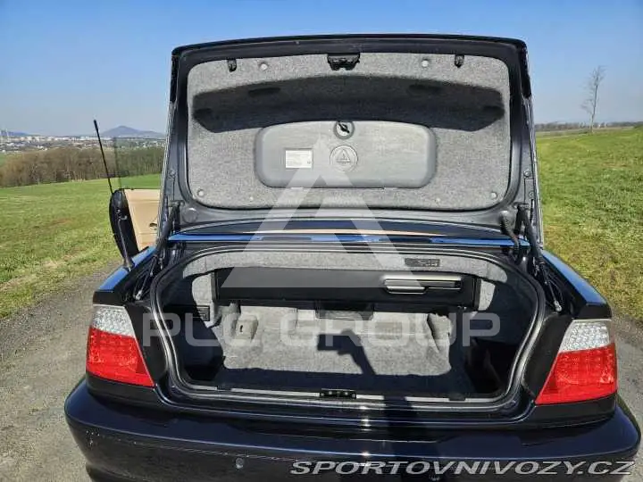 2005 BMW 330