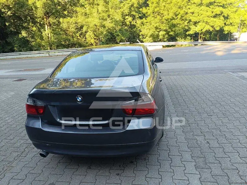 2005 BMW 330