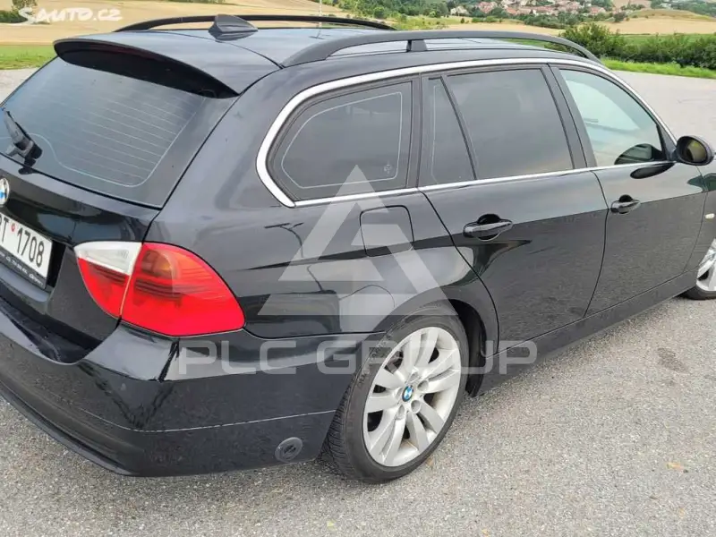 2005 BMW 330