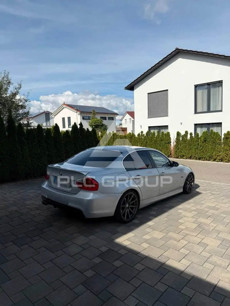 2005 BMW 330
