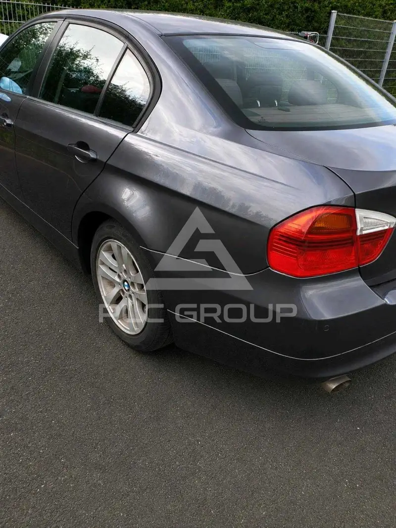2005 BMW 330