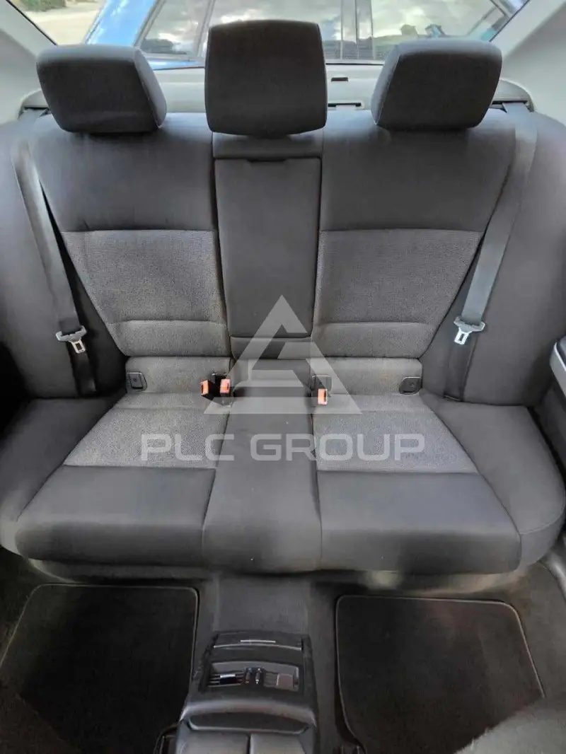 2005 BMW 330