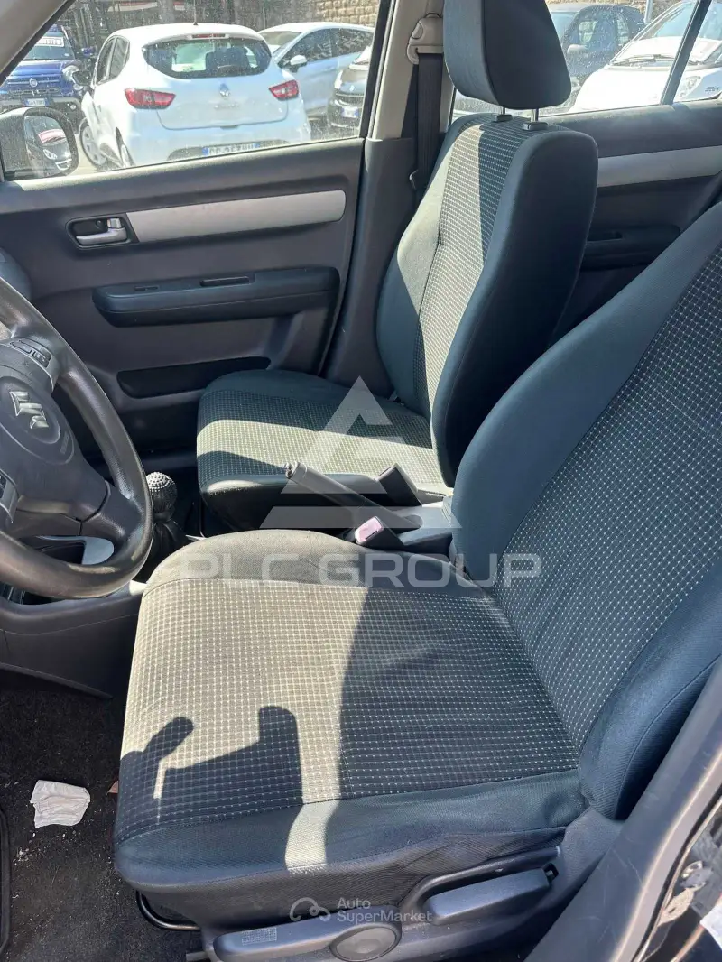 2005 Suzuki SWIFT