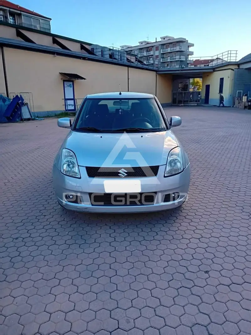 2005 Suzuki SWIFT