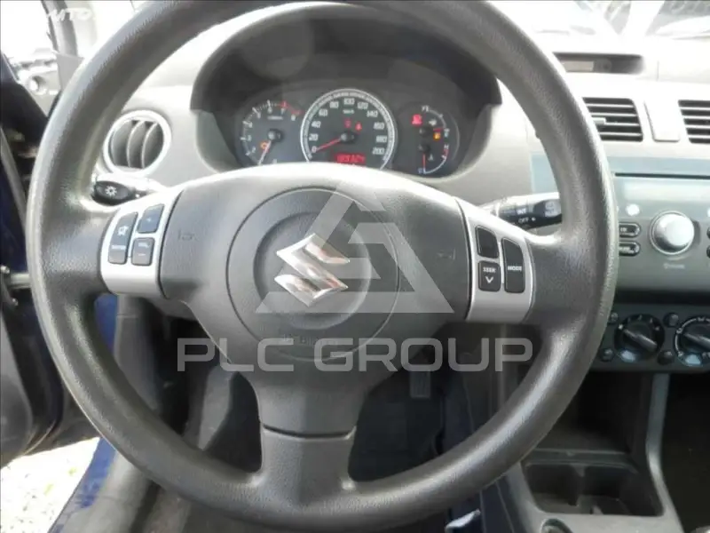 2005 Suzuki SWIFT