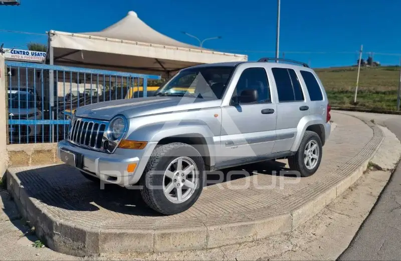 2005 Jeep CHEROKEE