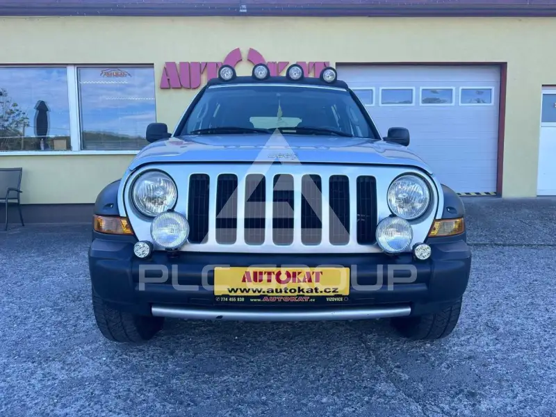 2005 Jeep CHEROKEE