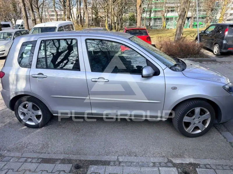 2005 Mazda 2