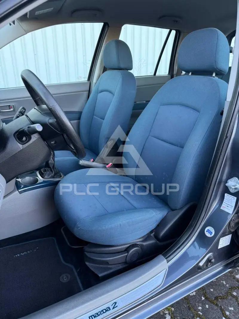 2005 Mazda 2