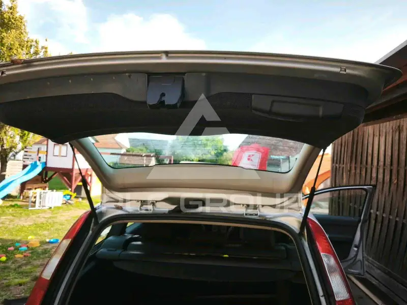 2005 Volvo V50