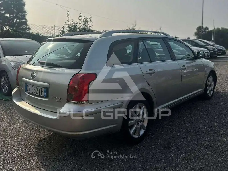 2005 Toyota Avensis