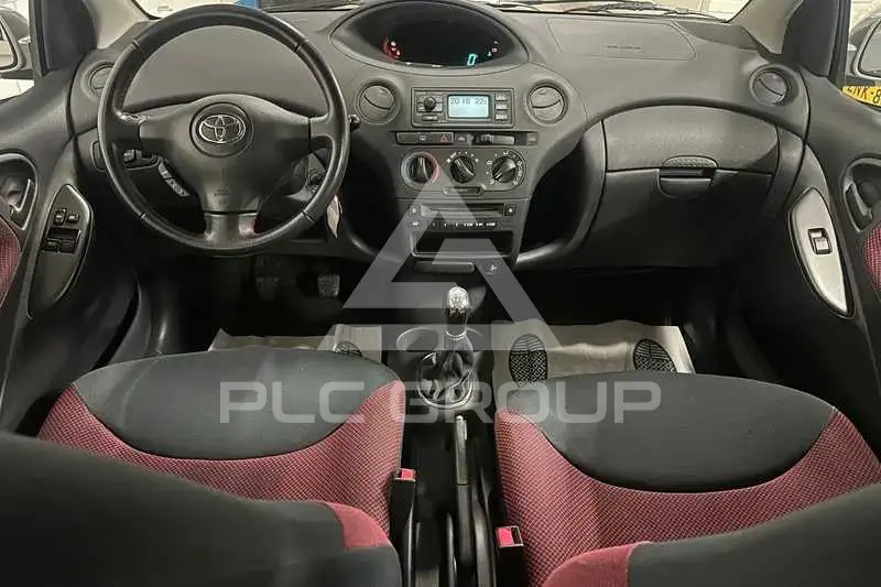 2005 Toyota YARIS