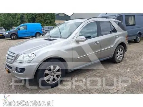 2005 Mercedes Benz 350