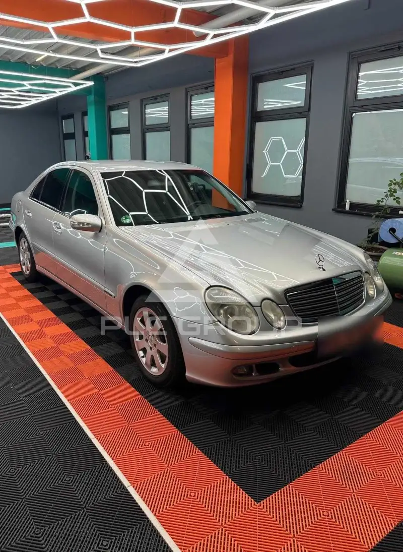 2005 Mercedes Benz 220